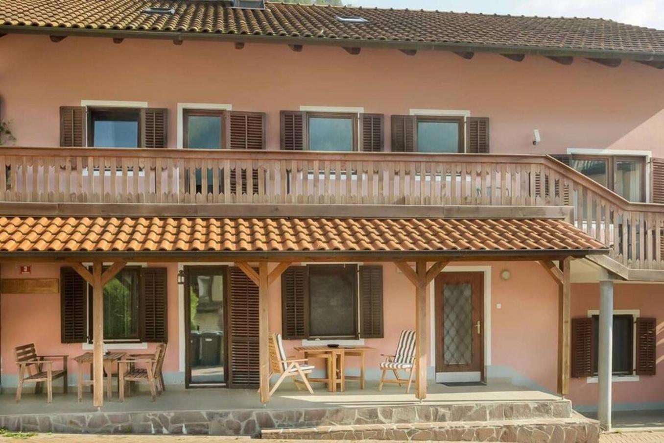 House Maharac With 3 Apartments Till 18 Persons Kamno Exterior photo